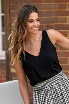 Sophie Fuller Bust Stretch V-Neck Vest - Black
